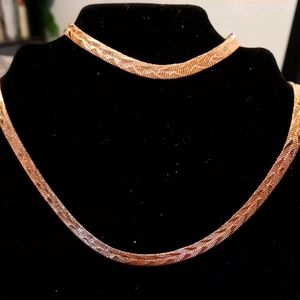 Avon Goldtone Status Reversible Set